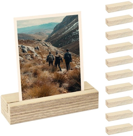 10 Ospiti in Legno per Carte, utilizzabili come Supporto per Foto, Supporto per Carta da Visita, Stand per Carte e Supporto per Carte Illustrate. Realizzati a Mano nella Locale Catena Alpina.