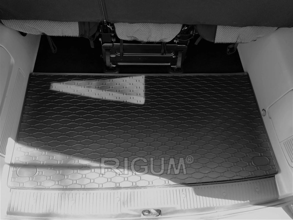 235B-437058 - Tappeto gomma baule - VW T5 L1 dal 2003 al 2015, T6 L1 dal 2015 al 2019, T6.1 L1 dal 2019 al 2021