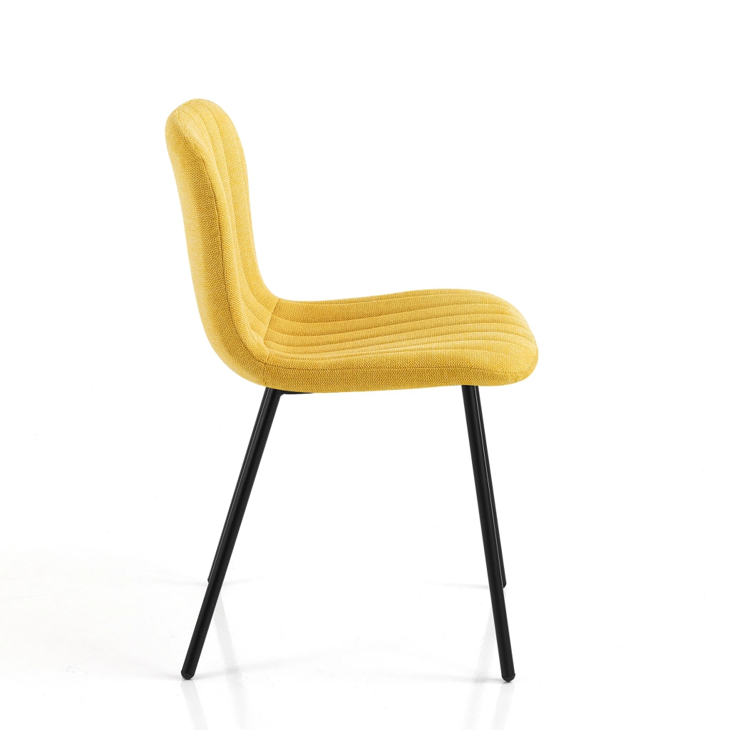Sedia KARYA YELLOW in velluto giallo con gambe nere in metallo