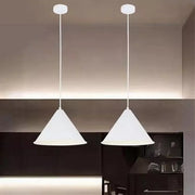 Trade Shop - Lampadario A Sospensione E27 Ferro Paralume Moderno Contemporaneo Cono Bianco 33375 -
