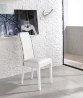 E-STYLO Sedia in similpelle bianco con bordino grigio e gambe in legno di faggio laccato, imbottita, 59cm X 46cm H. 99cm.