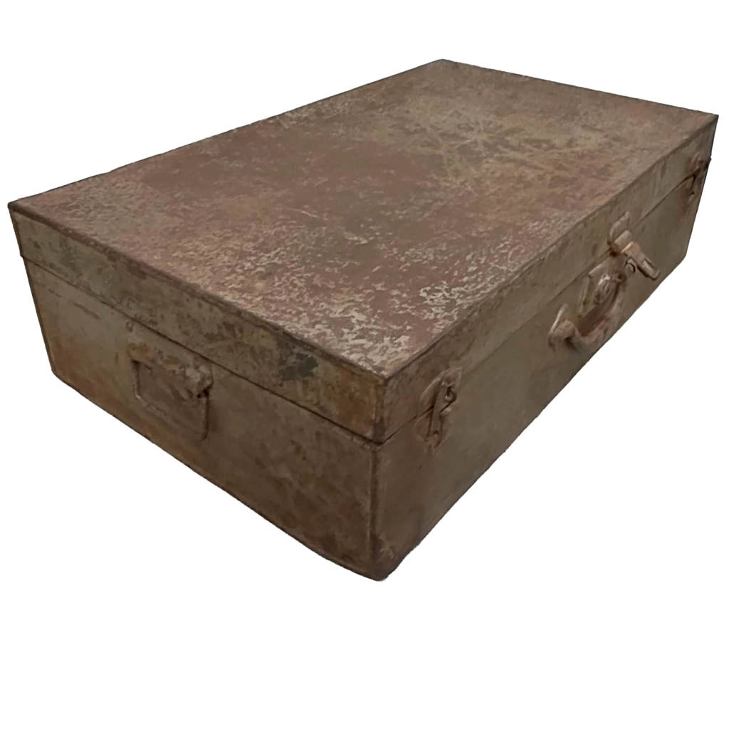 Valigia artigianale in metallo, 67x37x25h cm