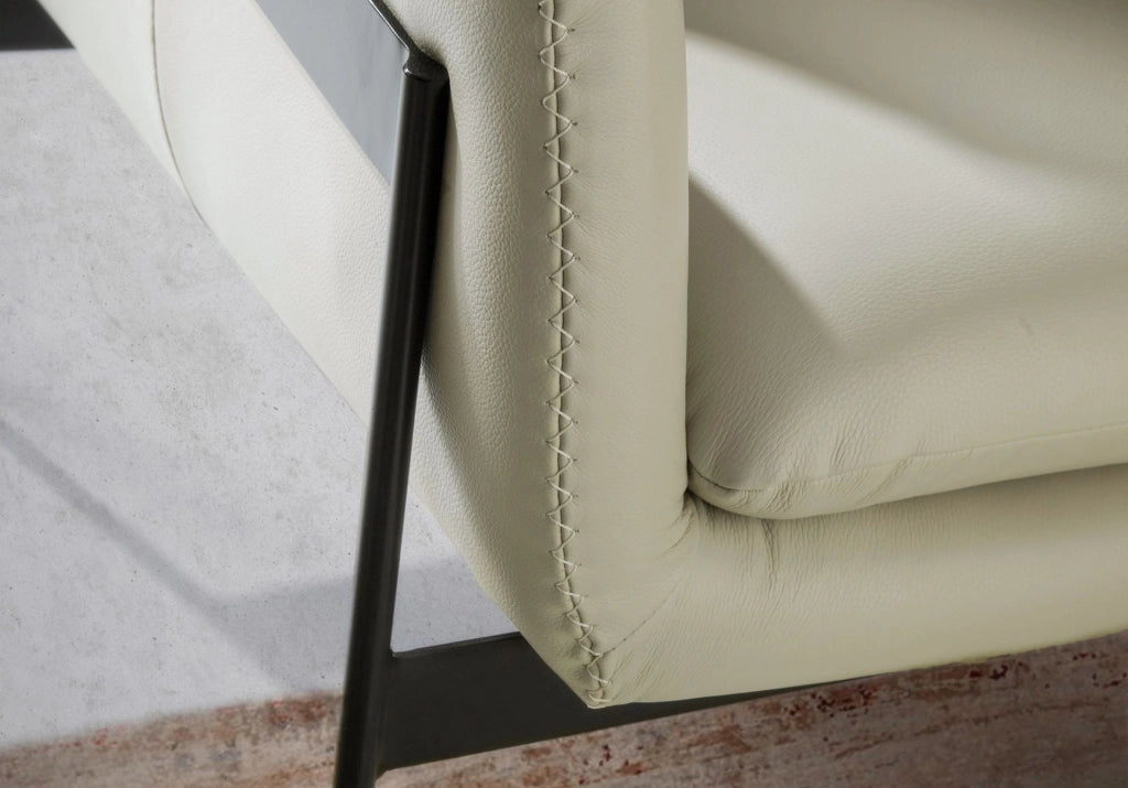 Poltrona in pelle grigio perla