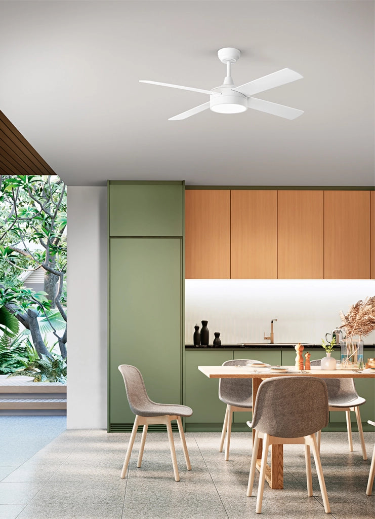 Ventilatore da Soffitto con Luce LED Integrata, Motore DC 40W, 4 Pale Reversibili Bianco/Legno, Telecomando, Diametro 132 cm, 6 Velocità - Perenz