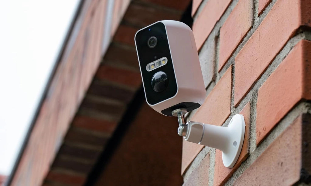 Wireless Security Cam 2K - Rilevamento di movimento, alimentazione wireless, controllo app e facile montaggio per monitoraggio ad alta risoluzione (esterno)