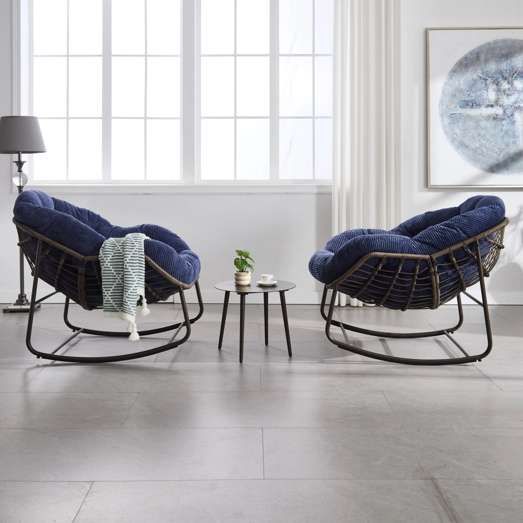 Sedia a dondolo in rattan sintetico con struttura in acciaio e cuscino, blu navy 78 × 106 × 90 cm