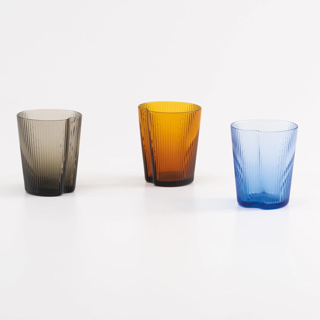 Set 6 Bicchieri Handy Tumbler in Vetro Soffiato Bluino, Design Ergonomico Impilabile con Superficie a Solchi Verticali per un Uso Quotidiano Versatile