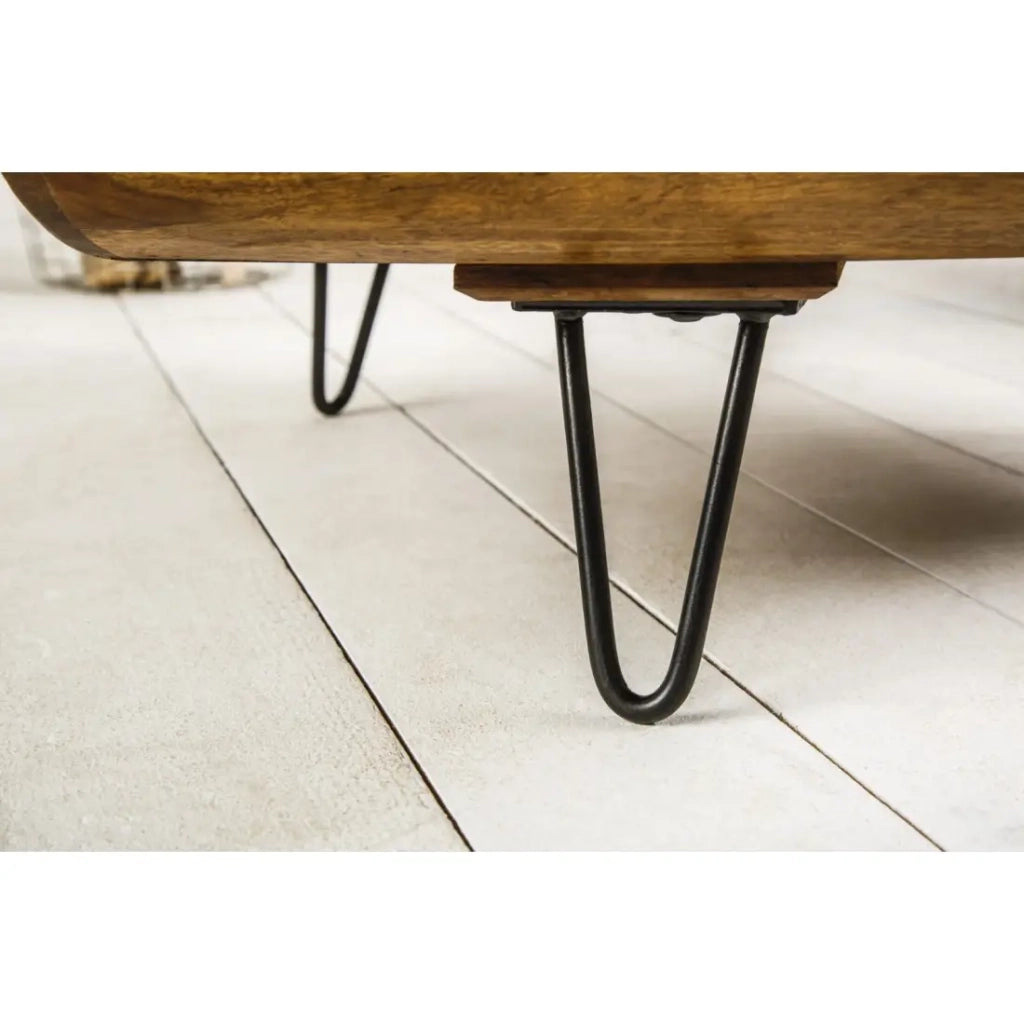 Tavolino basso NERA 90 cm in legno massiccio di Sheesham con nicchia e piedi in metallo nero - stile retro industriale
