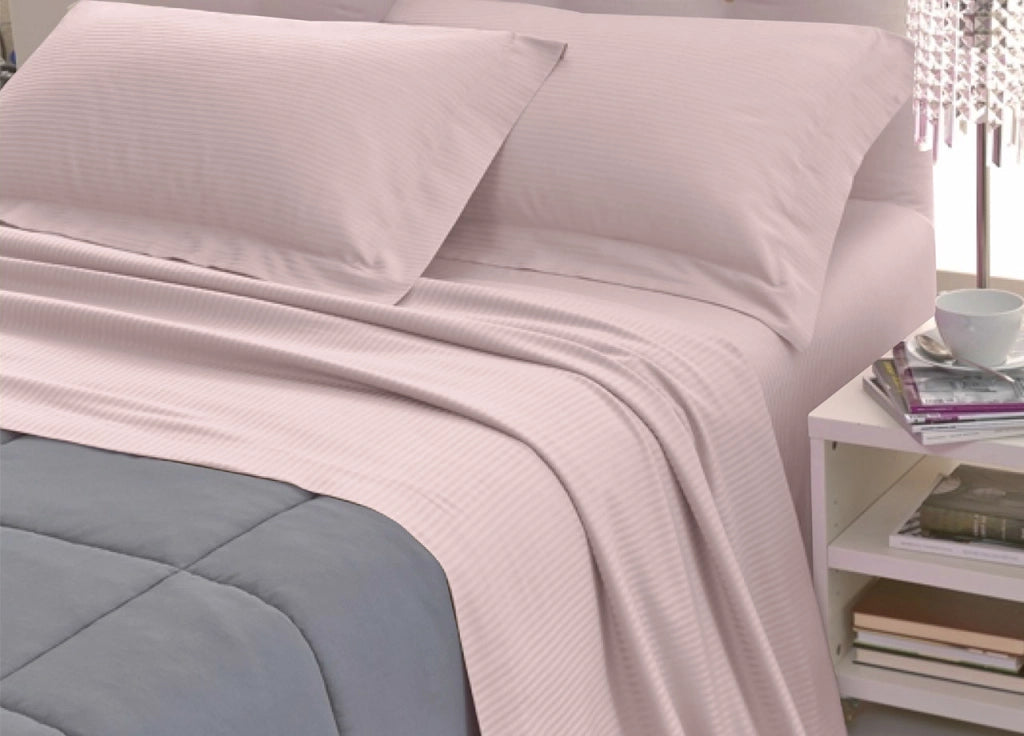 Completo Lenzuola Letto In 100% Raso Cotone Rigato 5mm In Tinta Unita - Piazza E Mezza - Rosa