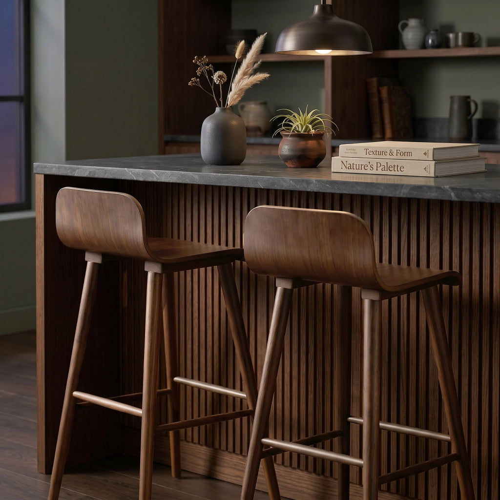 Set 2 sgabelli da bar scandinavo in legno di hevea 67,5 cm, noce