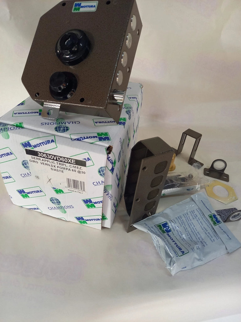 Serratura Legno Applicare 30630 Mottura C.pompa M4 Tripl con Scr E.mm 60 Dx
