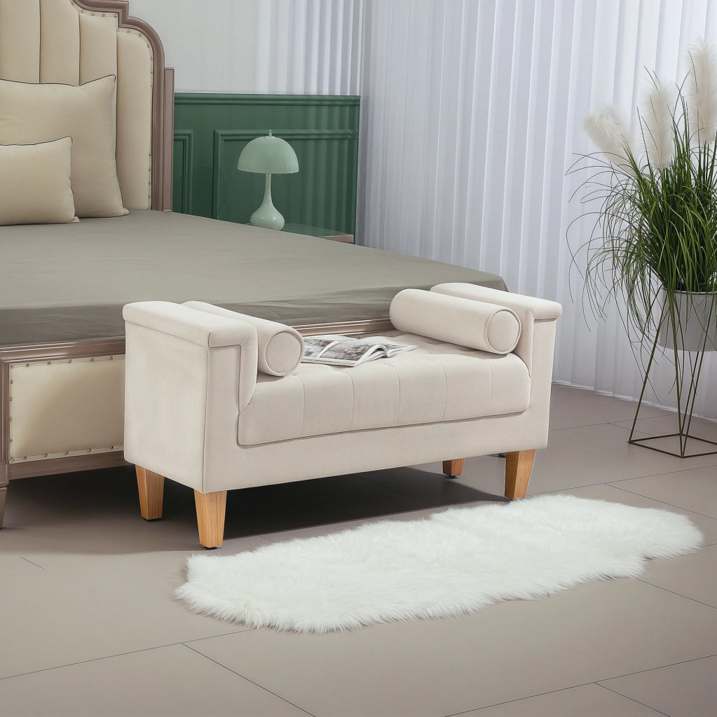 Panca imbottita in ciniglia con braccioli e 2 cuscini; 115 x 44 x 58 cm; beige