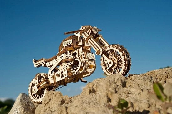 Puzzle di una moto con sidecar per adulti - Modello UGR-10 Scrambler Kit di costruzione in legno - Design retro con motore a molla in gomma