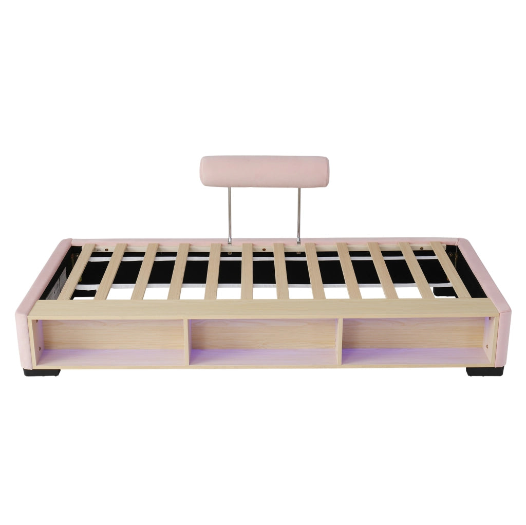 Letto imbottito 90x200 cm con libreria laterale LED e contenitore in velluto rosa
