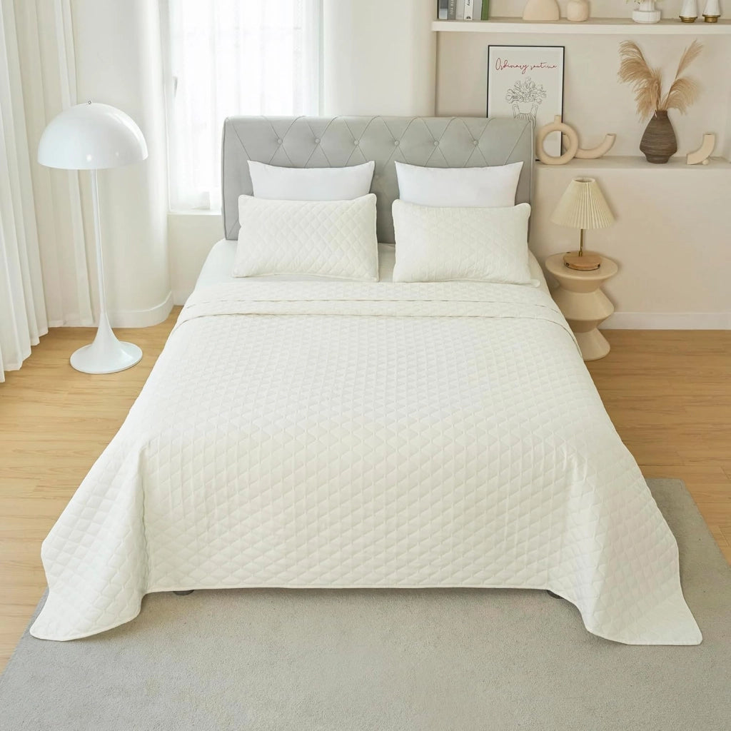 Copriletto 200x220 cm Beige, Trapunta in 3 Pezzi, con 2 Federe Cuscini da 50x70 cm, Coperta Leggera con Motivi a Rombi ad Ultrasuoni, per Camera da Letto, Divano