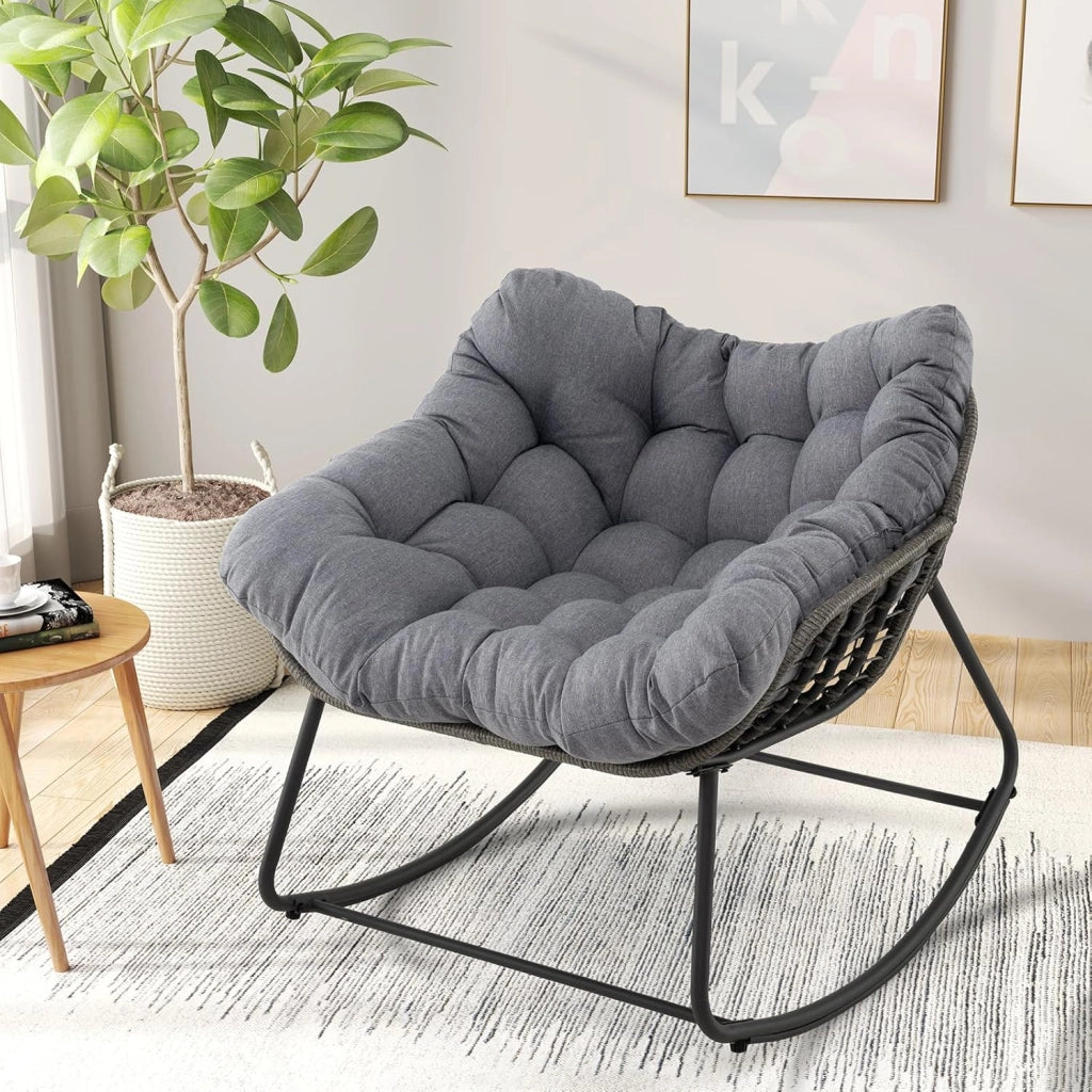 Sedia a Dondolo da Esterno, Poltrona in PE Vimini con Cuscino Rimovibile, Poltrona Relax in Rattan con Struttura in Metallo, per Soggiorno, Balcone, Giardino, Portata 150 kg (Grigio)
