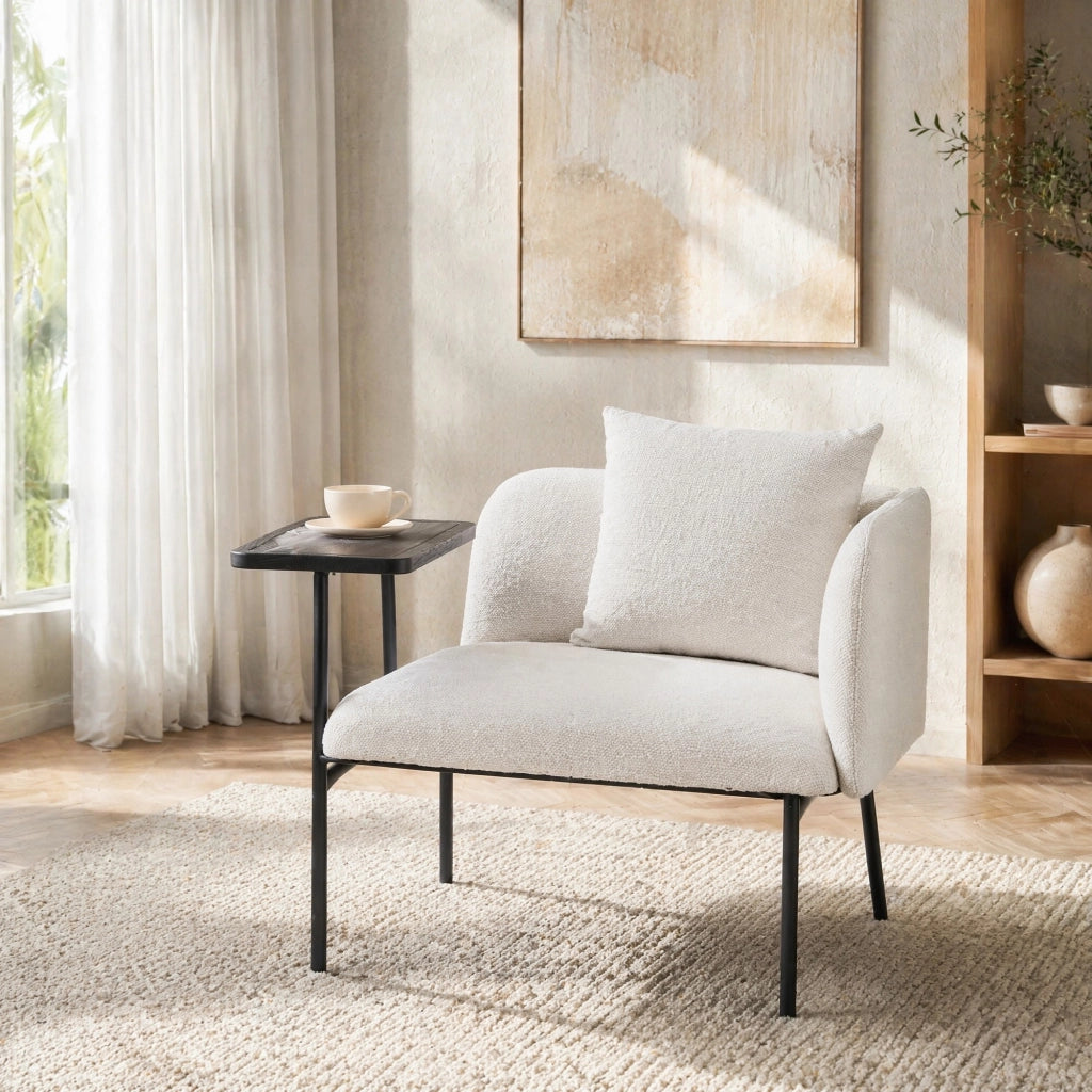 Poltrona relax con tavolino laterale e tasche portaoggetti; in chenille beige; 86x72x71 cm