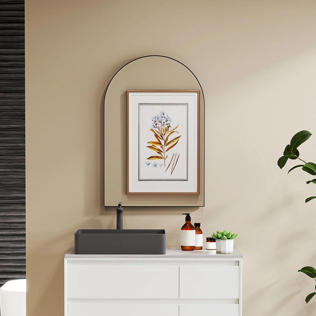 Specchio da bagno ad arco con cornice in alluminio nero ¨C Xylo ¨C 60x90 cm