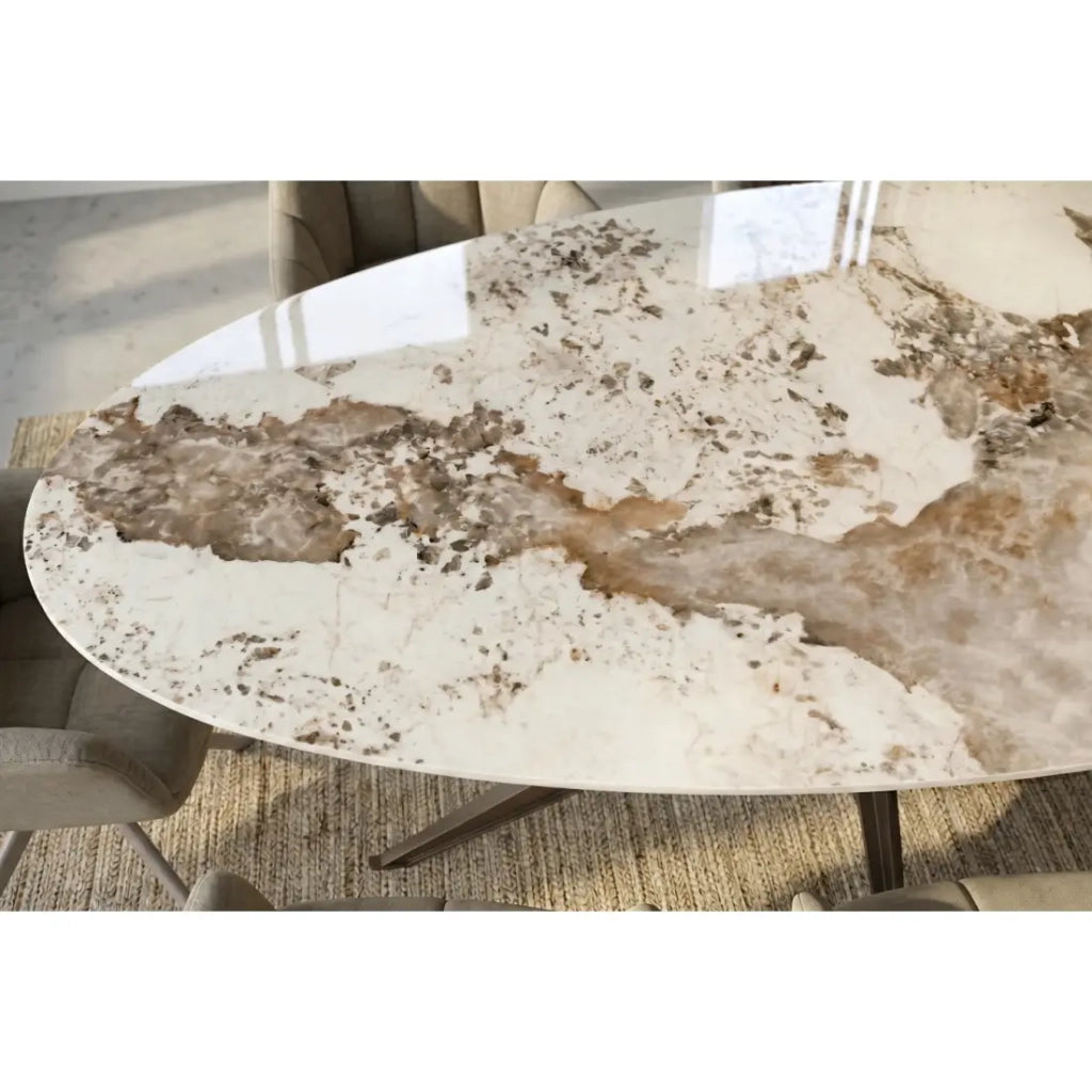 Tavolo da pranzo AVELIS ovale 220 cm in ceramica effetto marmo bianco e metallo bronzo
