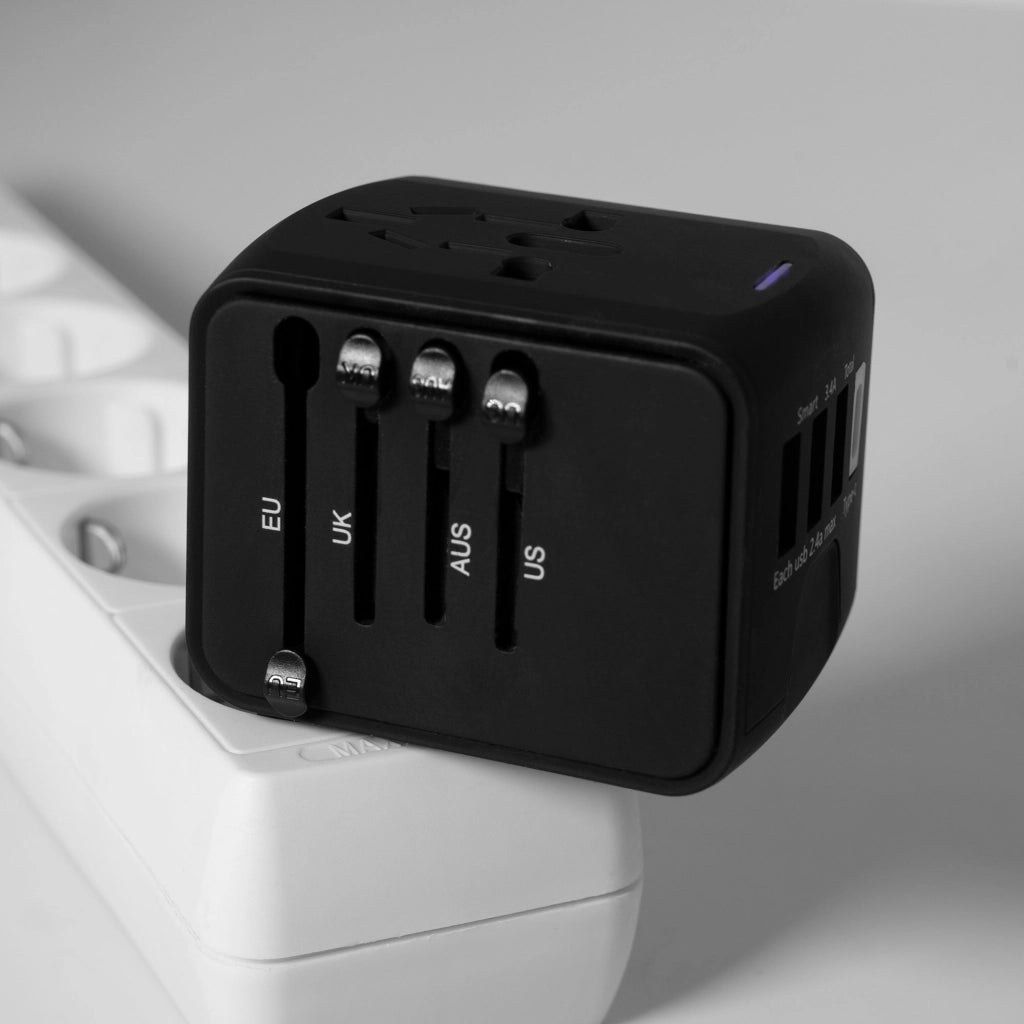 Adattatore universale da viaggio 6 in 1 con porte USB, compatibile 150 paesi, USB-C 3A, 3 porte USB 2.4A - SOGO