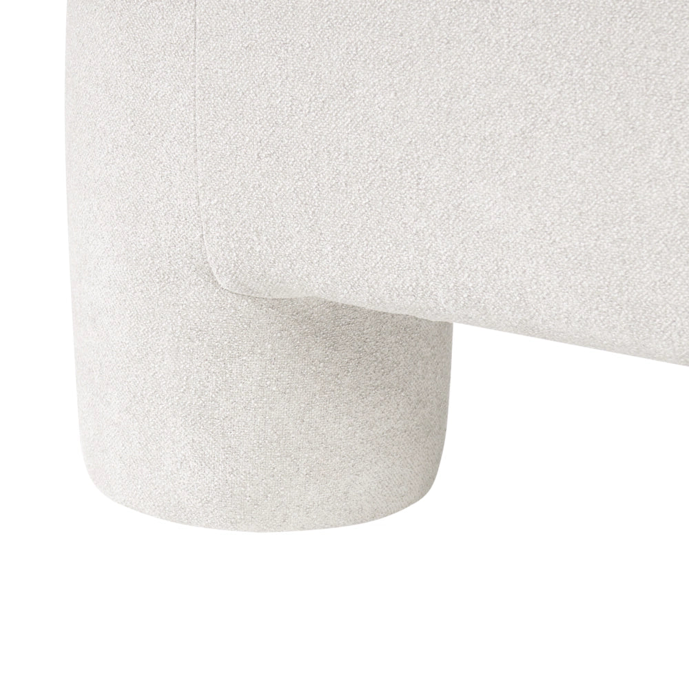 Rivestimento in tessuto bianco ottomano texture morbida gambe cilindriche stile organico