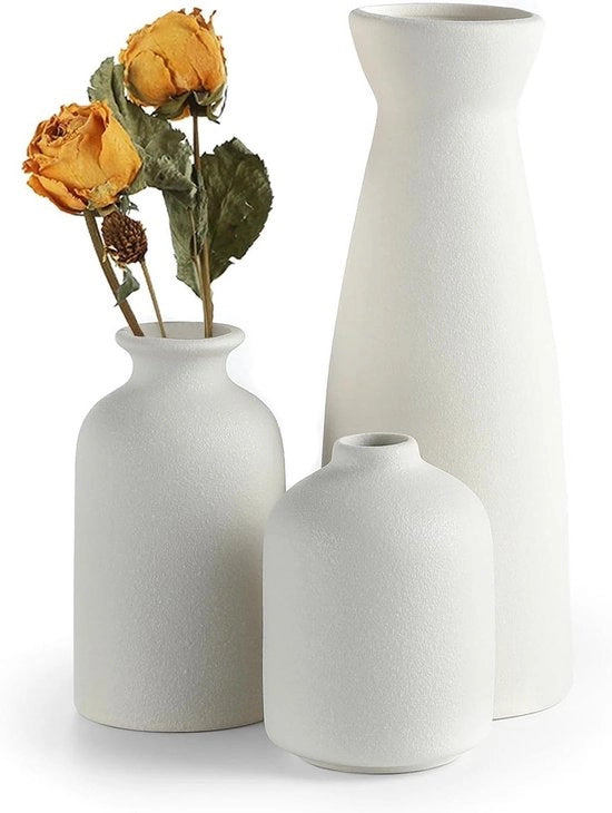 Set di 3 piccole vasi in ceramica neri per decorazione di stile rustico con idee di pampas per una parete di casa rurale moderna