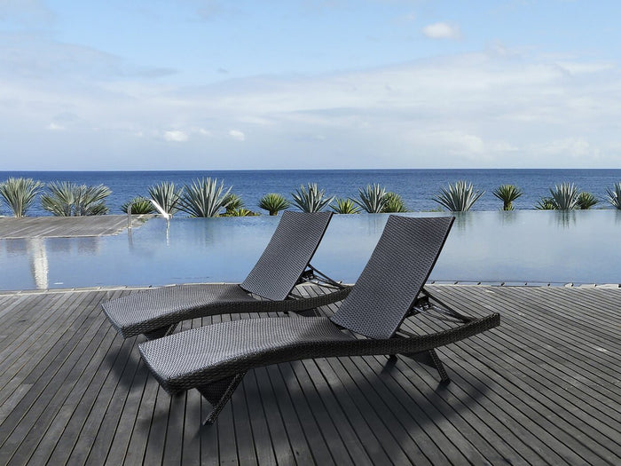 Set di 2 lettini prendisole in resina intrecciata "Arthur" - Marrone