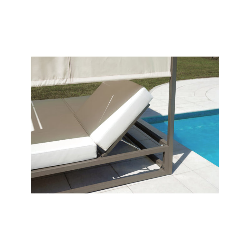 Baldacchino matrimoniale MOIA in alluminio tortora con cuscino in PVC-leather