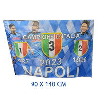 Trade Shop - Bandiera Forza Napoli 3 Scudetto Osimhen Simeone Kvaratskhelia Campione 90x140cm -
