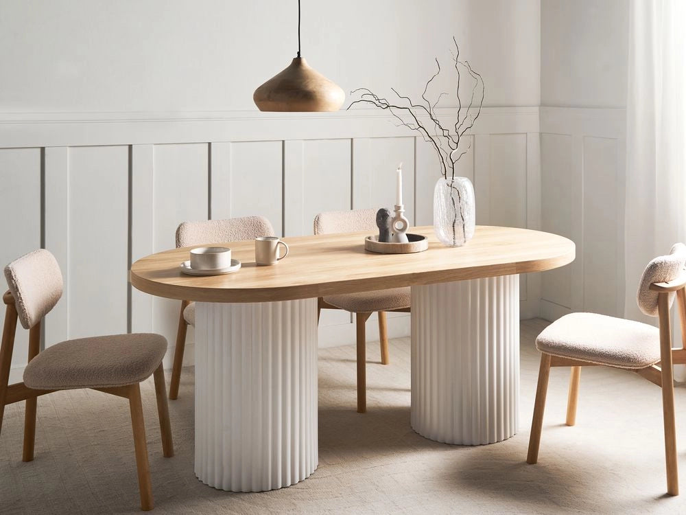 Tavolo da pranzo rustico piano ovale con gambe in legno chiaro 180 x 100 cm stile rustico moderno