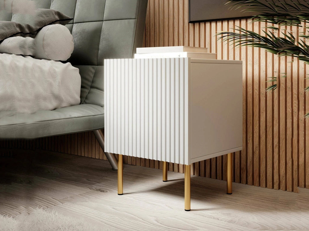 Set di 2 comodini Farini, Comò basso con anta battente e vano interno, Finitura effetto cannettato, 45x40 h51 cm, Bianco