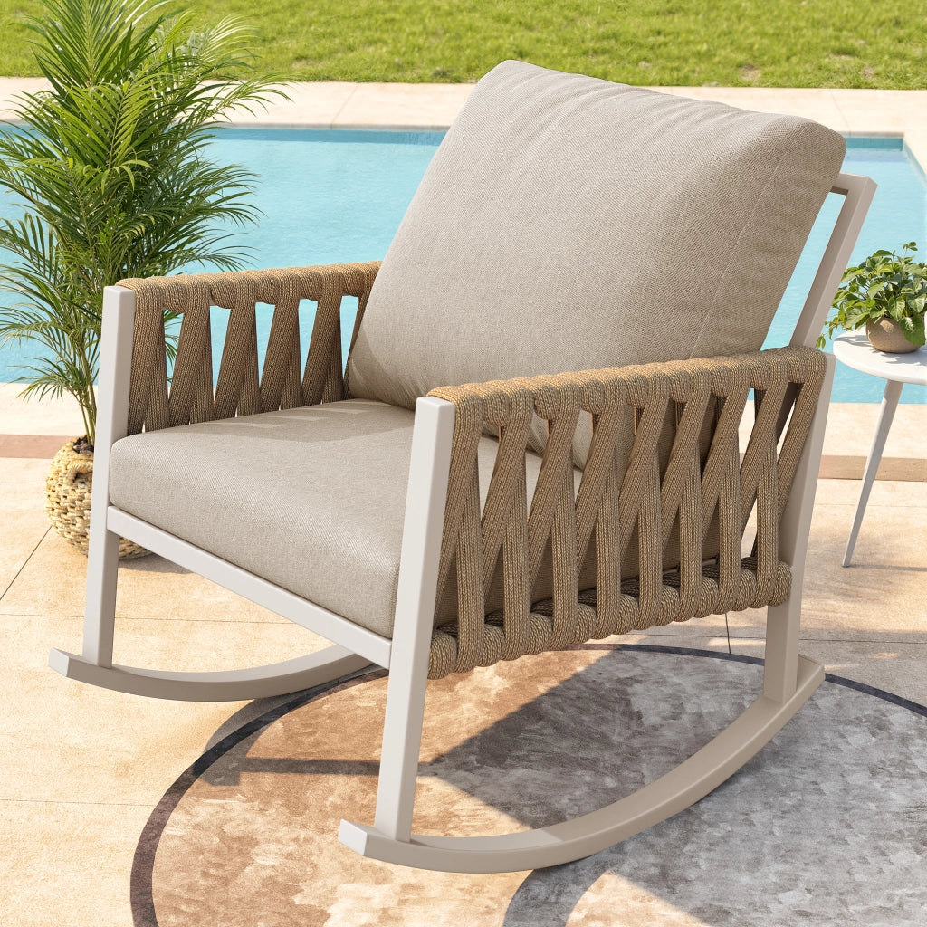 Sedia a dondolo da esterno in ferro beige con braccioli in corda e cuscini resistenti agli schizzi 65 × 79 × 78 cm