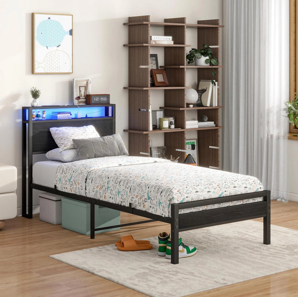 Letto singolo 90x200 in metallo con testiera contenitiva e porta USB