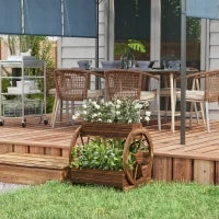 Fioriera in Legno da Esterno a 2 Livelli con 3 Vasi e Ruote di Carro Stile Country, 64x54x60cm