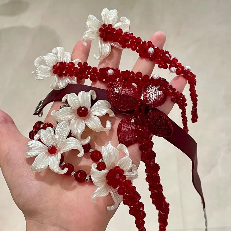 Collana con anello a forma di fiore di cristallo rosso, realizzata a mano, regalo di Natale o di compleanno.