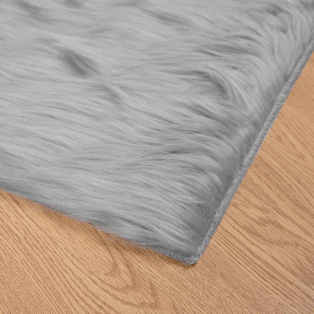 Tappeto in finta TAFALLA Grigio 140 x 200 cm Poliestere 42021527