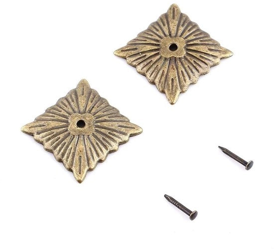 Nageli per Mobili 100 Stuks - Etichette Metalliche - Stud per Tack Decorativo - Nageli Liscie - Spilli Quadrati - Acciaio - Bronzo Verde - Ferro - Nageli per Mobili