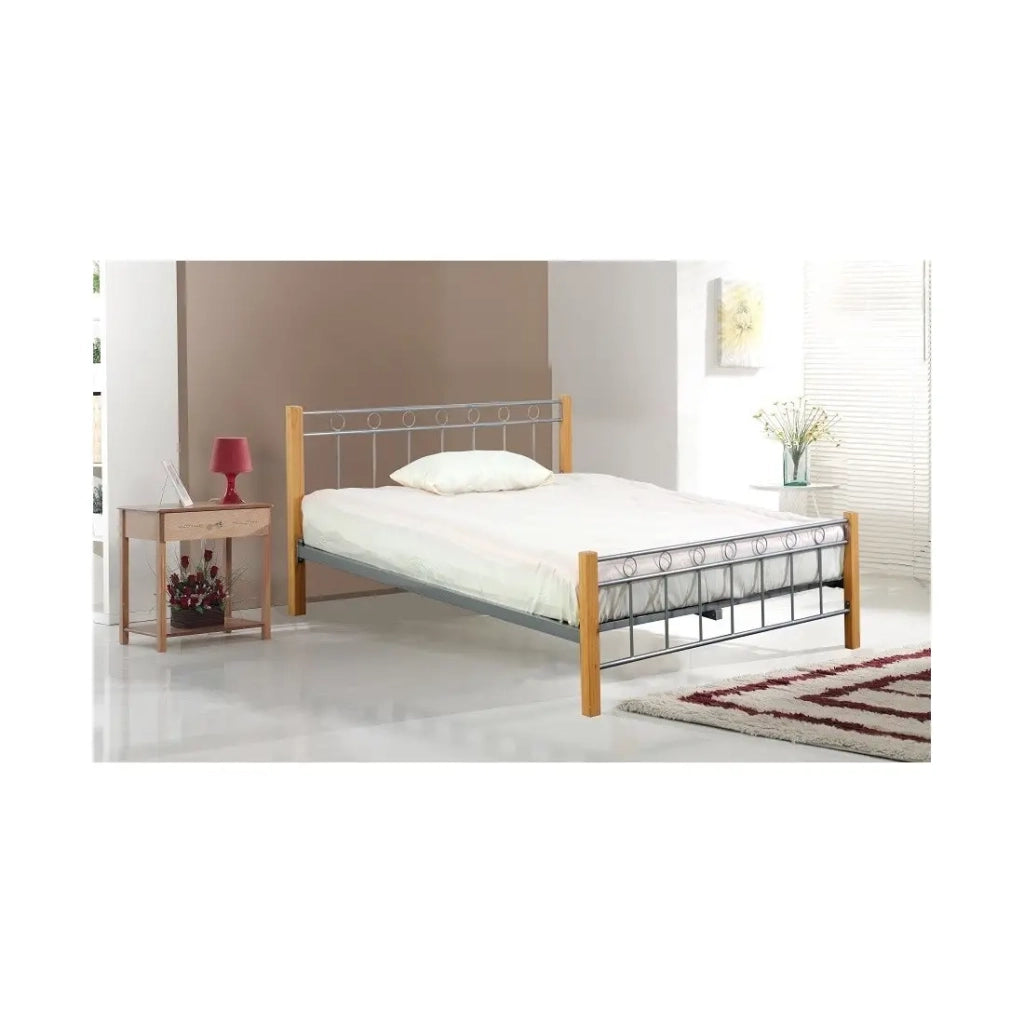 Letto EVELINE 160x200 cm in metallo e legno color grigio e naturale con doghe.