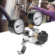 Regolatore di CO2 con doppio manometro e istruzioni di sicurezza per la birra artigianale
