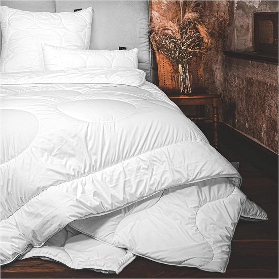 Dekbed Premium 155 x 220 cm - Certificato Oeko-Test - Dekbed ademante per tutti i periodi dell'anno - Dekbed microfibra soffice per persone con allergie - 155 x 220 cm