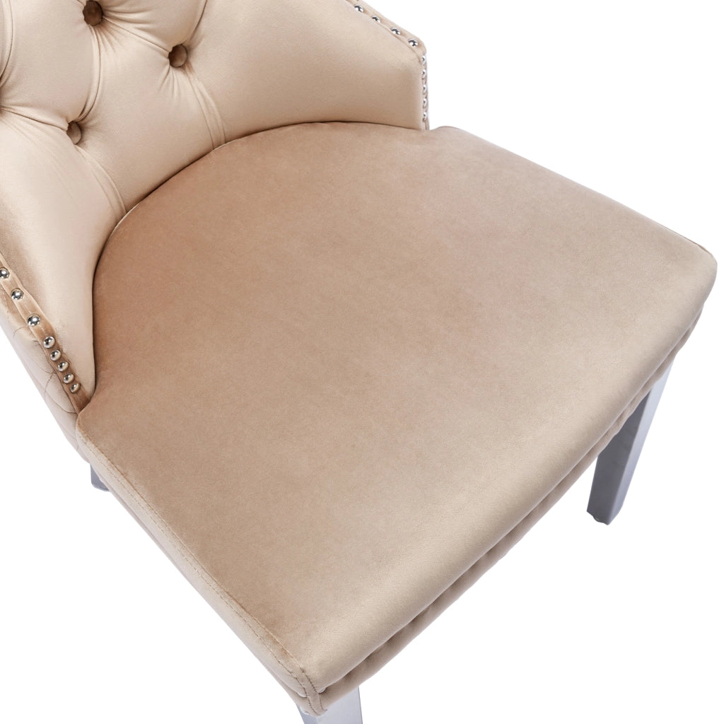 Sedia da pranzo imbottita in velluto beige con struttura in metallo e schienale decorativo