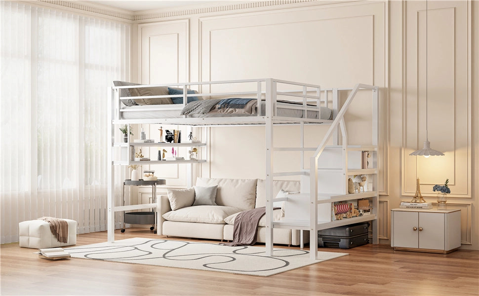 LETTO A CASTELLO 140x200 cm in metallo e MDF bianco con ripiani e scala contenitore