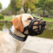 Muilkorf per cani, con cinturino regolabile; diametro del muilkorf: 25,5-28,5 cm; lunghezza del muilkorf: 9,0-10,5 cm.
