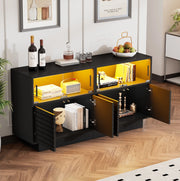 Credenza nera con ante scorrevoli in vetro e luce LED