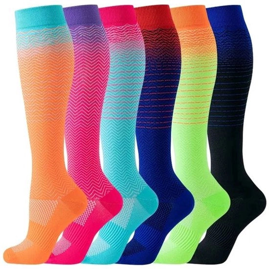 Compressioni per gli arti inferiori | 6 paia stili sportivi, supporto alla circolazione sanguigna e recupero muscolare S/M (peso 100-125 libbre)