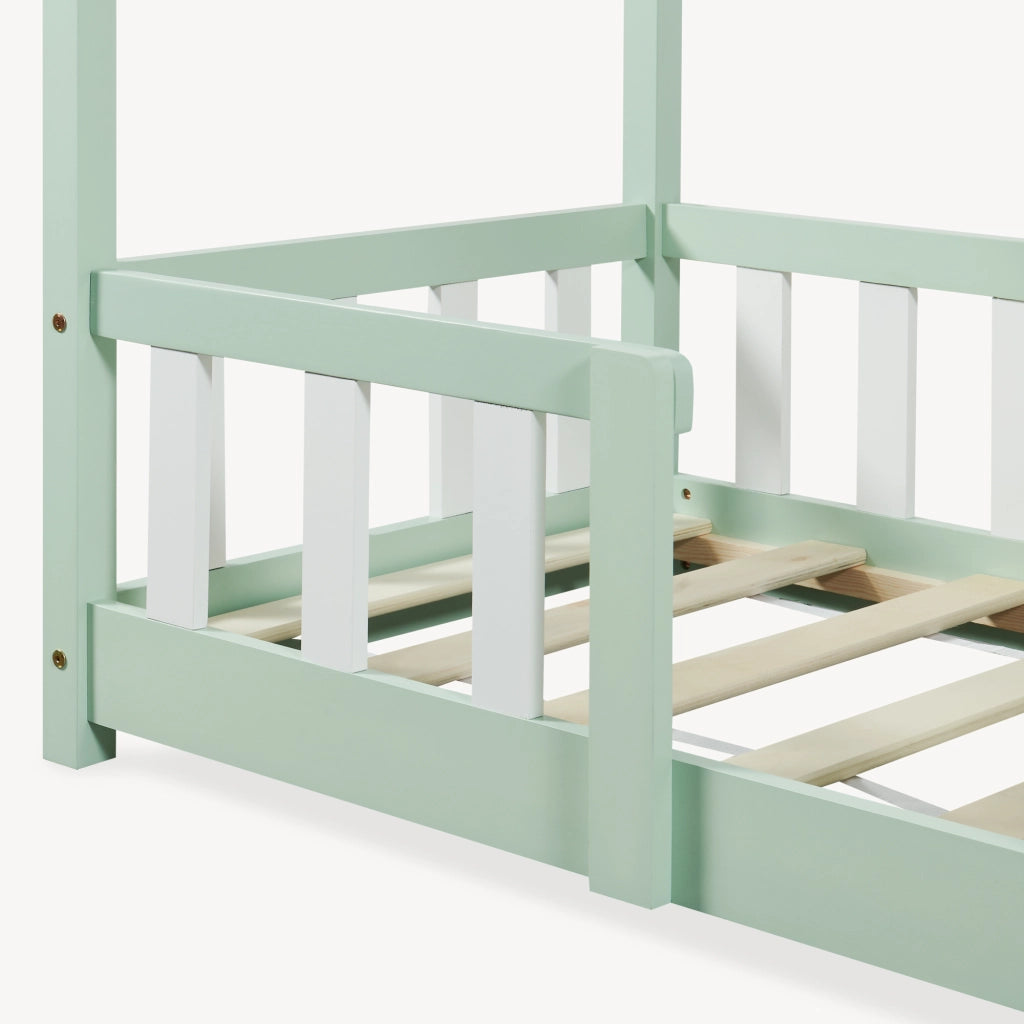 Letto per Cameretta Treviolo a Forma di Casetta in Stile Montessori 70x140 cm Menta Verde/Bianco [en.casa]