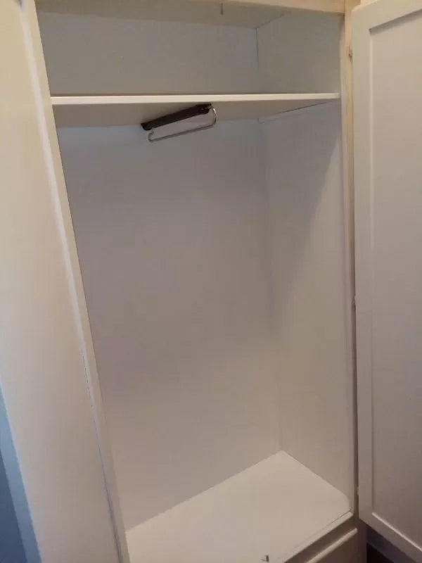 Armadio 2 porte shabby legno bianco anticato filo rosa decori 90x45x180 (474) - Mobili 2G