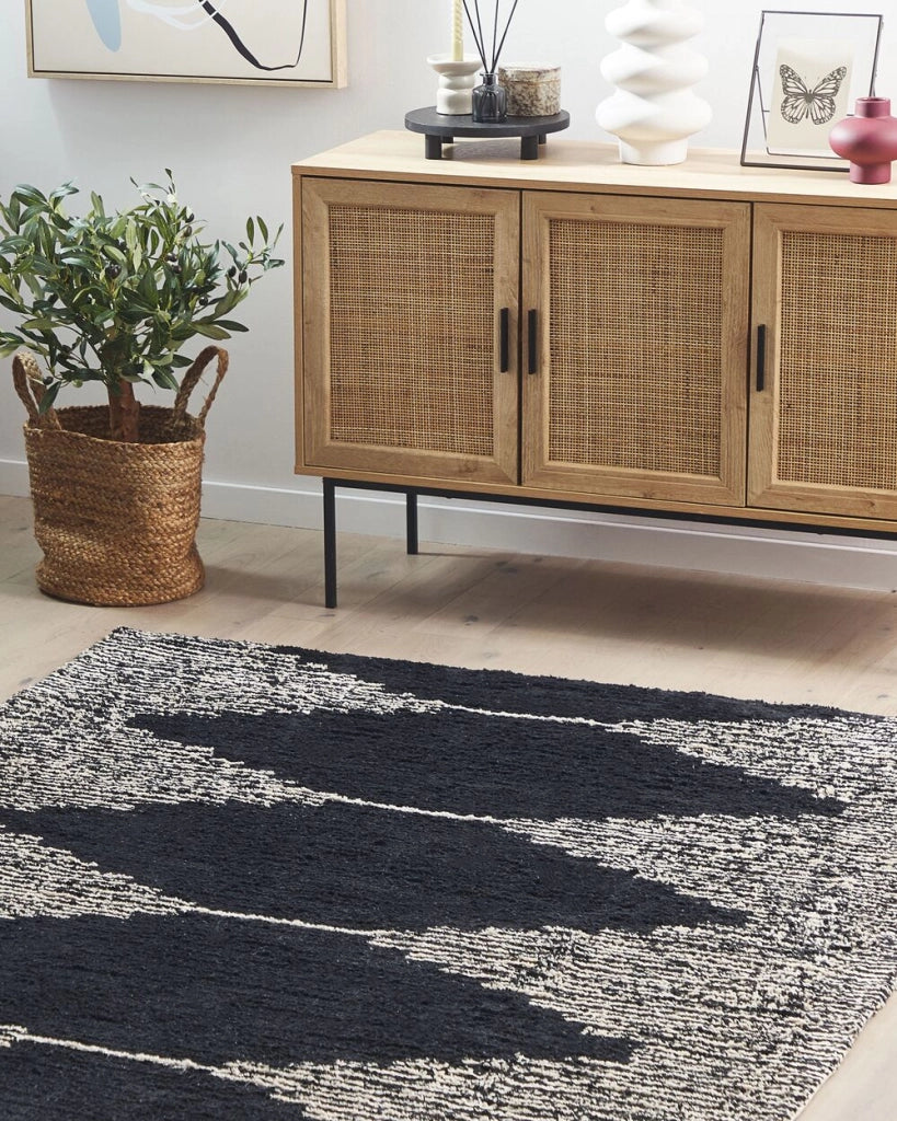 Tappeto pelo corto bianco e Nero in cotone modello geometrico pelo corto 160 x 230 cm