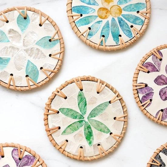 Onderzetters isolanti in rattan e ceramica, adatti per tè, caffè e tavolo, set a 3 pezzi, colore casuale.