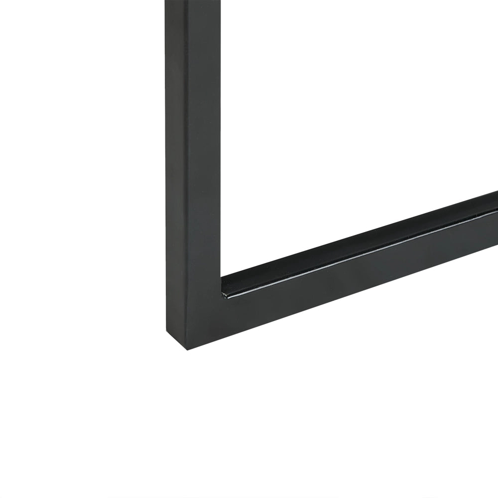 Poltrona in velluto verde 83L x 69L x 83H Schienale Bracciolo Struttura in metallo nero Soggiorno moderno glam